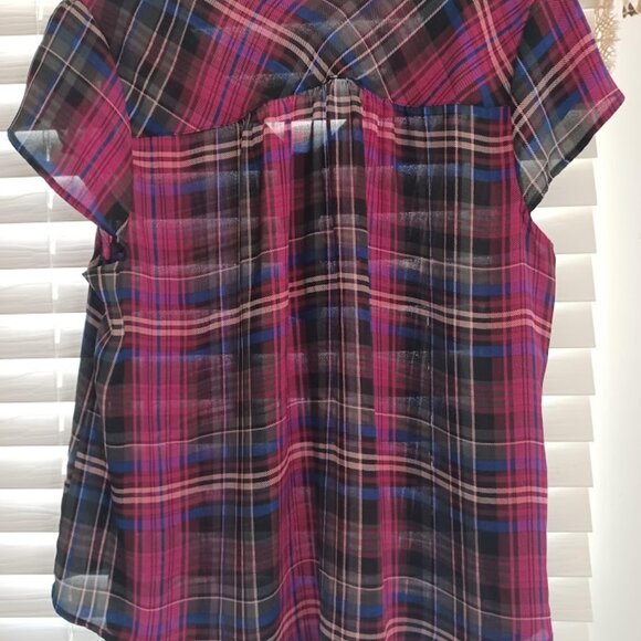 Torrid Harper Women’s 1X Pink Blue Plaid V-Neck Blouse Short Sleeve High Low Hem - Picture 5 of 6